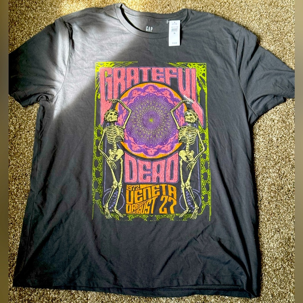 Brand New GRATEFUL DEAD Tshirt